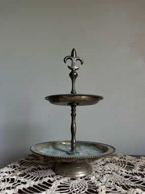 Bombay Silver Tone Two-Tier Fleur-de-Lis Dessert Serving Stand